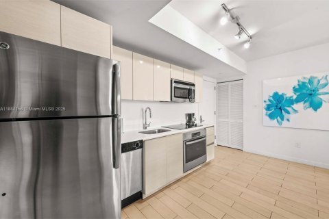 Купить кондоминиум в Халландейл-Бич, Флорида 2 спальни, 94.76м2, № 1930469 - фото 17