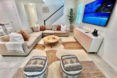 Villa ou maison à vendre à Kissimmee, Floride: 7 chambres, 277.5 m2 № 2425438 - photo 9