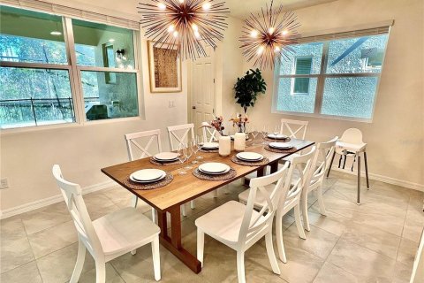 Villa ou maison à vendre à Kissimmee, Floride: 7 chambres, 277.5 m2 № 2425438 - photo 5