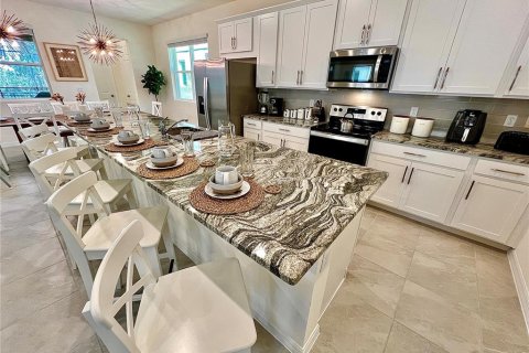 Villa ou maison à vendre à Kissimmee, Floride: 7 chambres, 277.5 m2 № 2425438 - photo 3