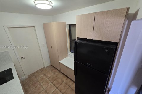 Villa ou maison à louer à Dania Beach, Floride: 1 chambre, 60.2 m2 № 2049408 - photo 5