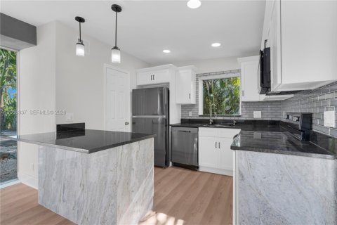 Casa en venta en Margate, Florida, 3 dormitorios, 117.8 m2 № 2168989 - foto 12