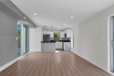 Casa en venta en Margate, Florida, 3 dormitorios, 117.8 m2 № 2168989 - foto 9