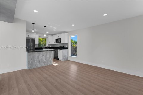 Casa en venta en Margate, Florida, 3 dormitorios, 117.8 m2 № 2168989 - foto 6