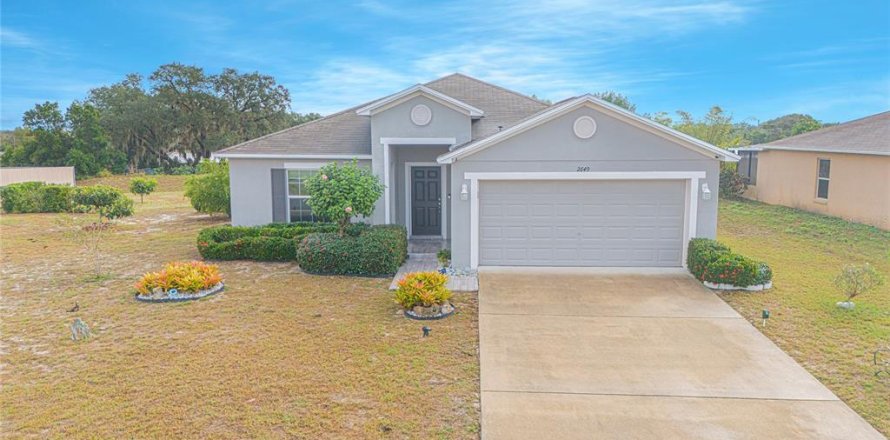 House in Lake Wales, Florida 3 bedrooms, 120.96 sq.m. № 1564494