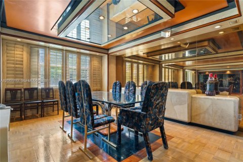 Condo in North Miami Beach, Florida, 4 bedrooms № 2256477 - photo 3