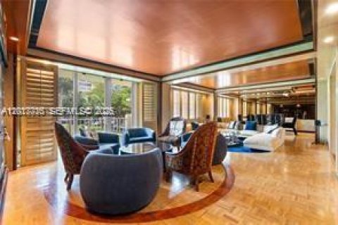Condo in North Miami Beach, Florida, 4 bedrooms  № 2256477