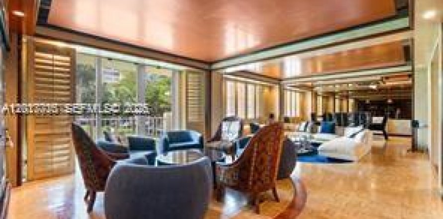 Condo in North Miami Beach, Florida, 4 bedrooms № 2256477