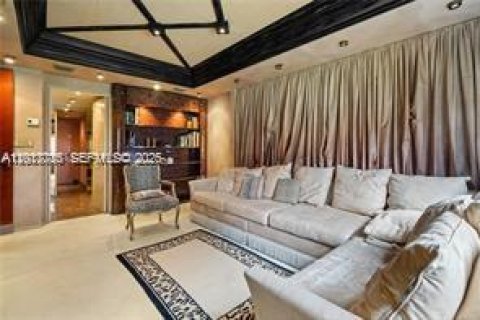 Condo in North Miami Beach, Florida, 4 bedrooms № 2256477 - photo 8