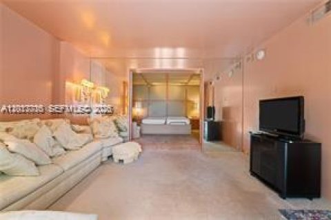 Condo in North Miami Beach, Florida, 4 bedrooms № 2256477 - photo 28