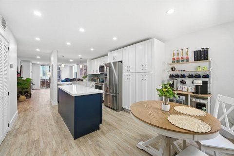 Condo à Pompano Beach, Floride, 2 chambres  № 2288833