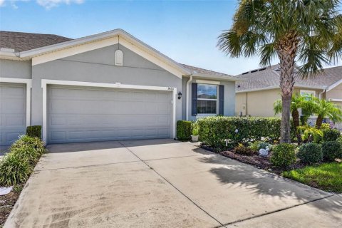 House in Wesley Chapel, Florida 3 bedrooms, 147.44 sq.m. № 2299579