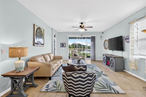 House in Wesley Chapel, Florida 3 bedrooms, 147.44 sq.m. № 2299579 - photo 7
