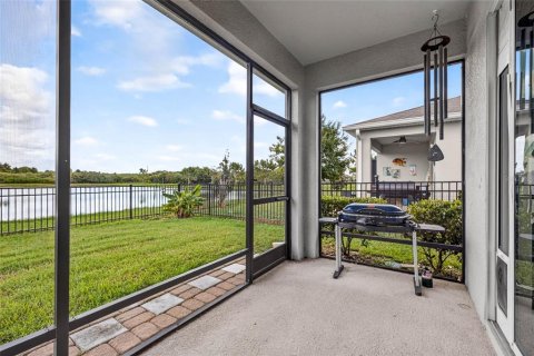House in Wesley Chapel, Florida 3 bedrooms, 147.44 sq.m. № 2299579 - photo 28