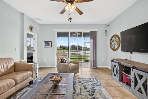 House in Wesley Chapel, Florida 3 bedrooms, 147.44 sq.m. № 2299579 - photo 8