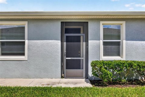 House in Wesley Chapel, Florida 3 bedrooms, 147.44 sq.m. № 2299579 - photo 5
