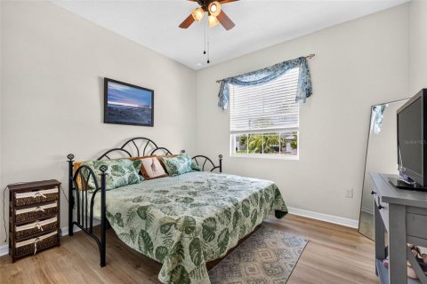 House in Wesley Chapel, Florida 3 bedrooms, 147.44 sq.m. № 2299579 - photo 23