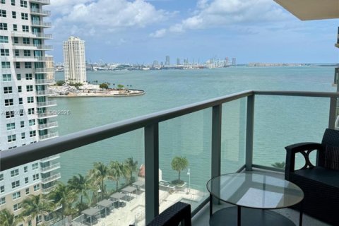 Condo in Miami, Florida, 3 bedrooms  № 2169422
