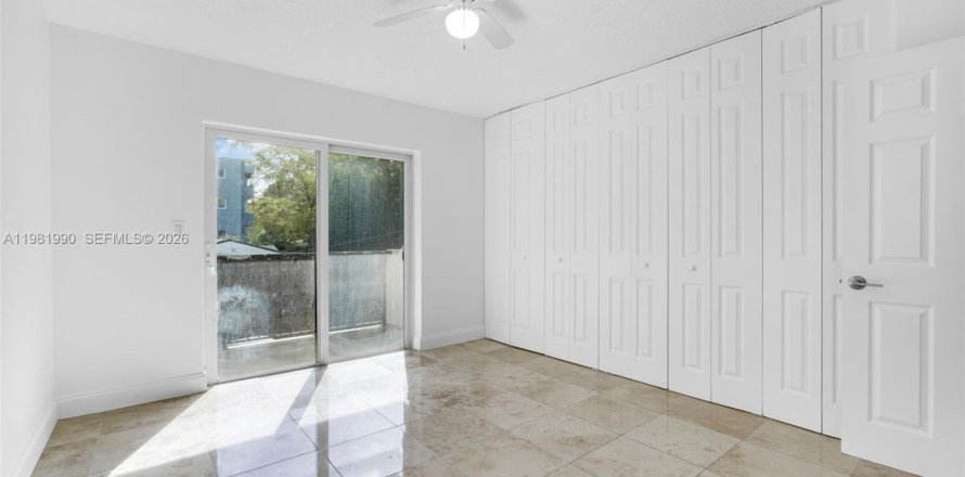 Квартира в Норт-Майами, Флорида 1 спальня, 648.83м2 № 2051385