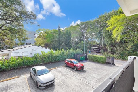 Снять в аренду квартиру в Норт-Майами, Флорида 1 спальня, 648.83м2, № 2051385 - фото 30