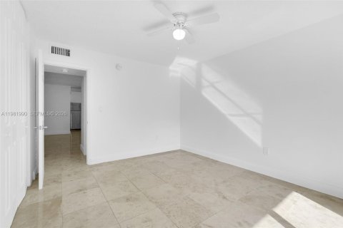Снять в аренду квартиру в Норт-Майами, Флорида 1 спальня, 648.83м2, № 2051385 - фото 12