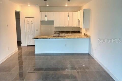 Commercial property in Lehigh Acres, Florida 6 bedrooms, 217.95 sq.m. № 1822901 - photo 6
