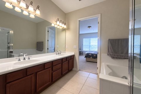 Condo in Orlando, Florida, 3 bedrooms № 2394149 - photo 9