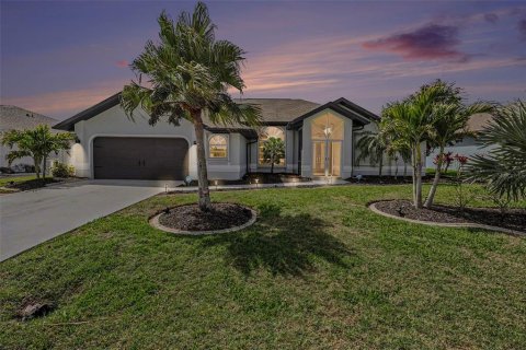 Villa ou maison à Punta Gorda, Floride 3 chambres, 186.45 m2 № 2155922
