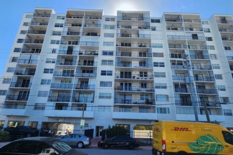 Condominio en venta en Miami Beach, Florida, 1 dormitorio, 73.76 m2 № 1747934 - foto 1