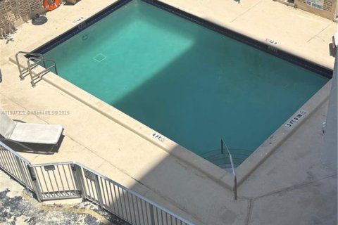 Condominio en venta en Miami Beach, Florida, 1 dormitorio, 73.76 m2 № 1747934 - foto 18