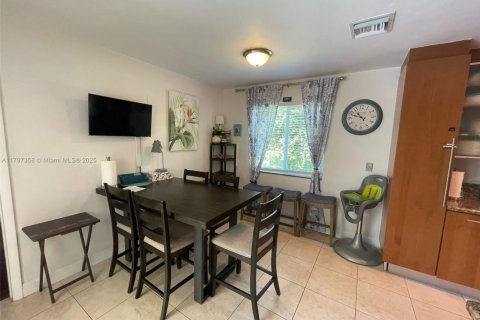 Casa en venta en Hollywood, Florida, 3 dormitorios, 201.32 m2 № 1867238 - foto 14