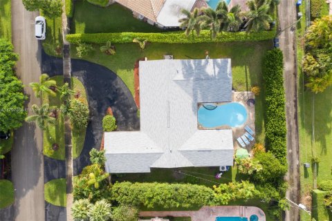 Casa en venta en Hollywood, Florida, 3 dormitorios, 201.32 m2 № 1867238 - foto 1
