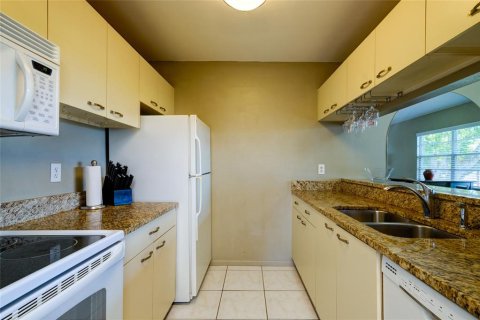 Condo in Bradenton, Florida, 2 bedrooms  № 1806656 - photo 16