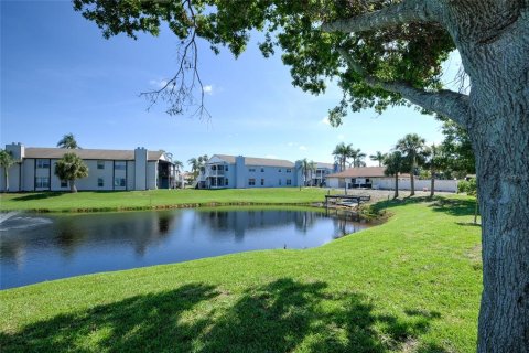 Condo in Bradenton, Florida, 2 bedrooms  № 1806656 - photo 30