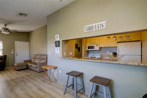 Condo in Bradenton, Florida, 2 bedrooms  № 1806656 - photo 8