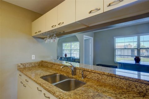 Condo in Bradenton, Florida, 2 bedrooms  № 1806656 - photo 19
