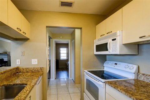 Condo in Bradenton, Florida, 2 bedrooms  № 1806656 - photo 18