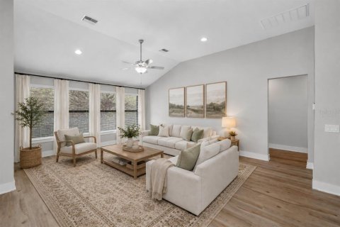 House in Hudson, Florida 3 bedrooms, 278.24 sq.m. № 2152263 - photo 6