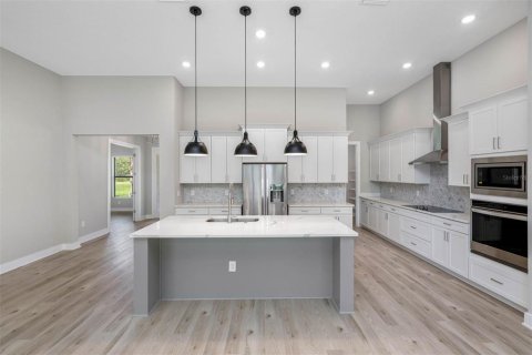 House in Hudson, Florida 3 bedrooms, 278.24 sq.m. № 2152263 - photo 3
