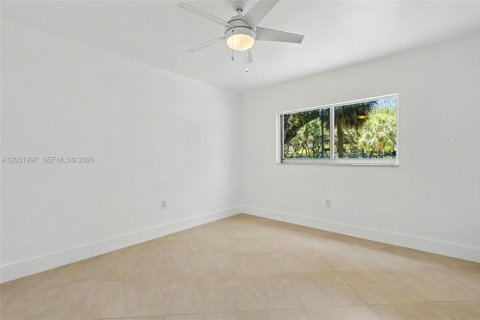 Condo in Miami, Florida, 1 bedroom  № 2087015 - photo 13