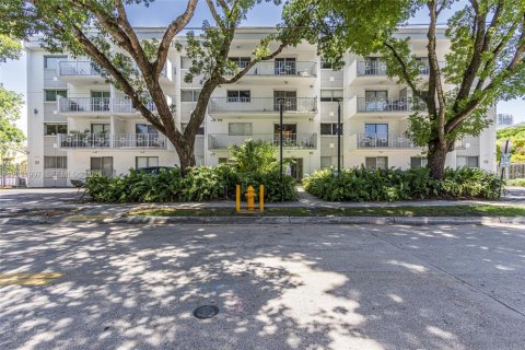 Condo in Miami, Florida, 1 bedroom  № 2087015