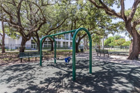 Condo in Miami, Florida, 1 bedroom  № 2087015 - photo 24