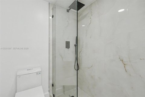 Condo in Miami, Florida, 1 bedroom  № 2087015 - photo 19