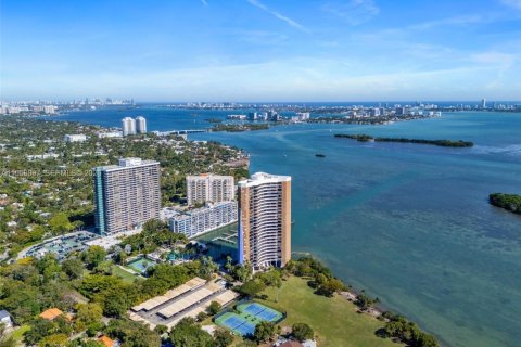 Condominio en venta en Miami, Florida, 2 dormitorios, 274.71 m2 № 2017633 - foto 3