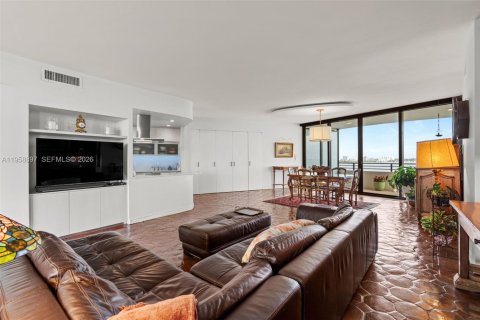 Condominio en venta en Miami, Florida, 2 dormitorios, 274.71 m2 № 2017633 - foto 10