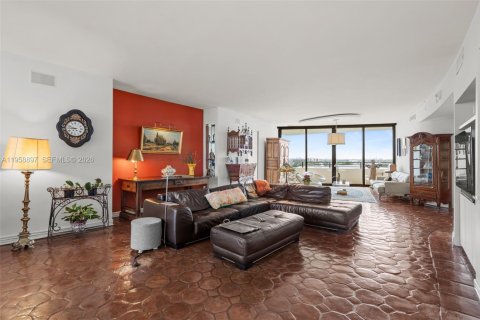 Condominio en venta en Miami, Florida, 2 dormitorios, 274.71 m2 № 2017633 - foto 15