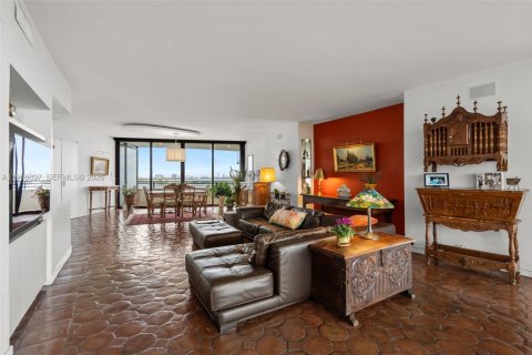 Condominio en venta en Miami, Florida, 2 dormitorios, 274.71 m2 № 2017633 - foto 7