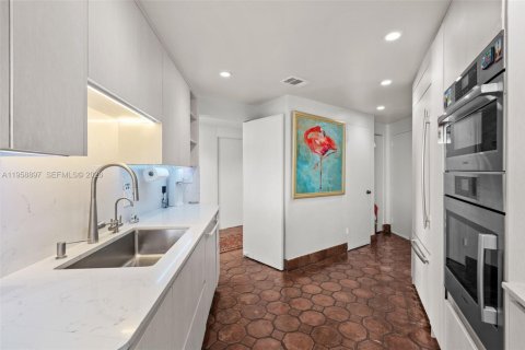 Condominio en venta en Miami, Florida, 2 dormitorios, 274.71 m2 № 2017633 - foto 21