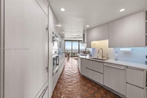 Condominio en venta en Miami, Florida, 2 dormitorios, 274.71 m2 № 2017633 - foto 23