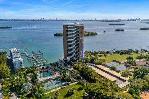 Кондоминиум с 2 спальнями в Майами, Флорида № 2017633